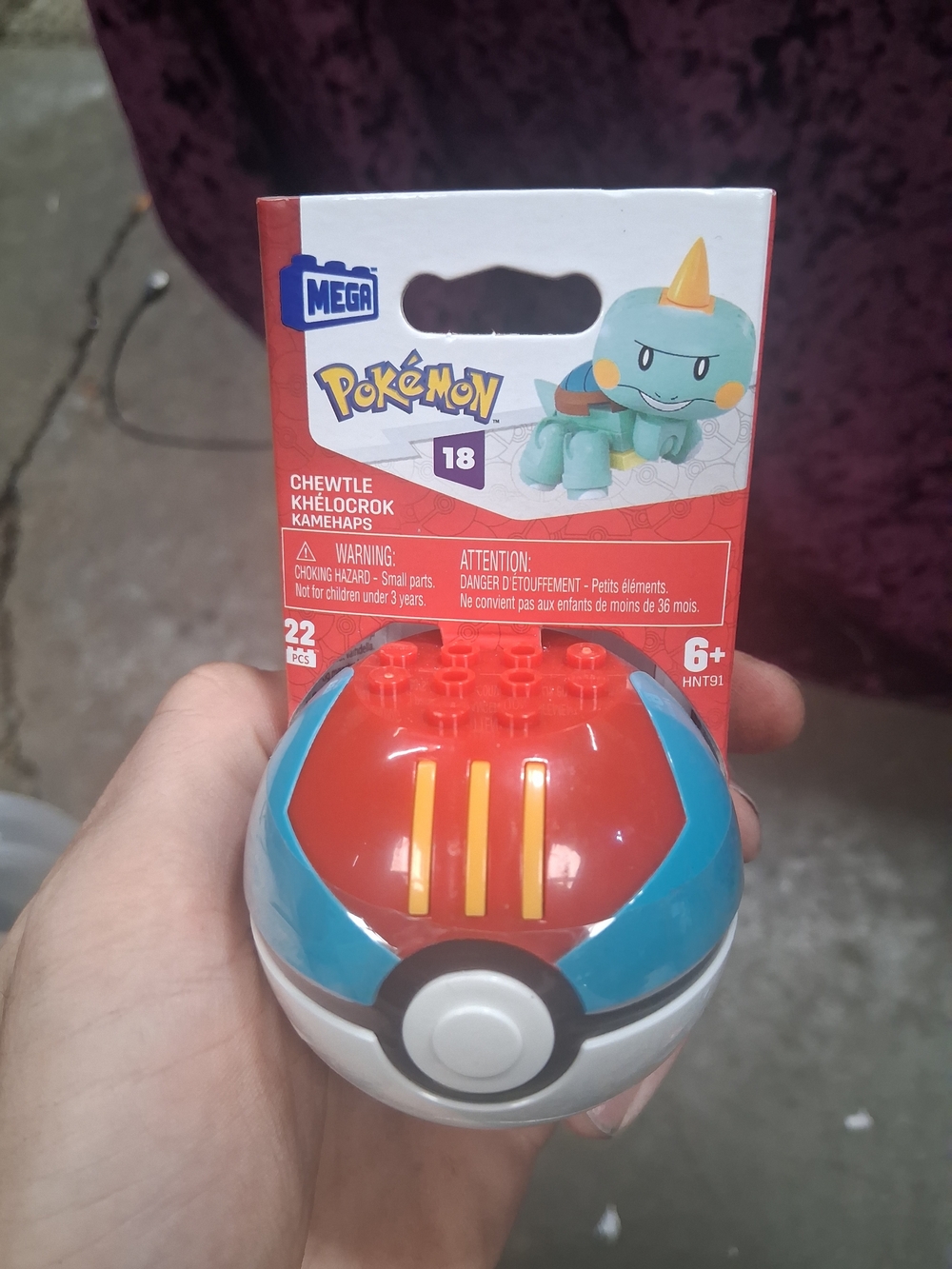 Pokémon Chewtle Poké Ball Kids Toy - Red & Blue